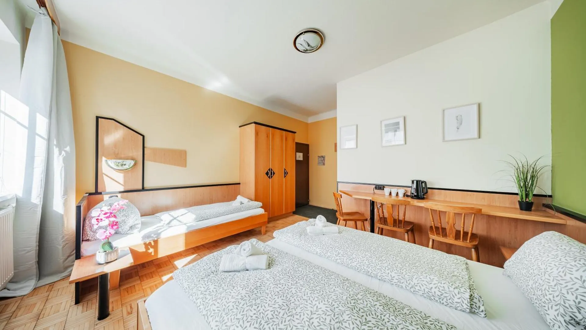 Vienna West Business Inn 2*,  Austria