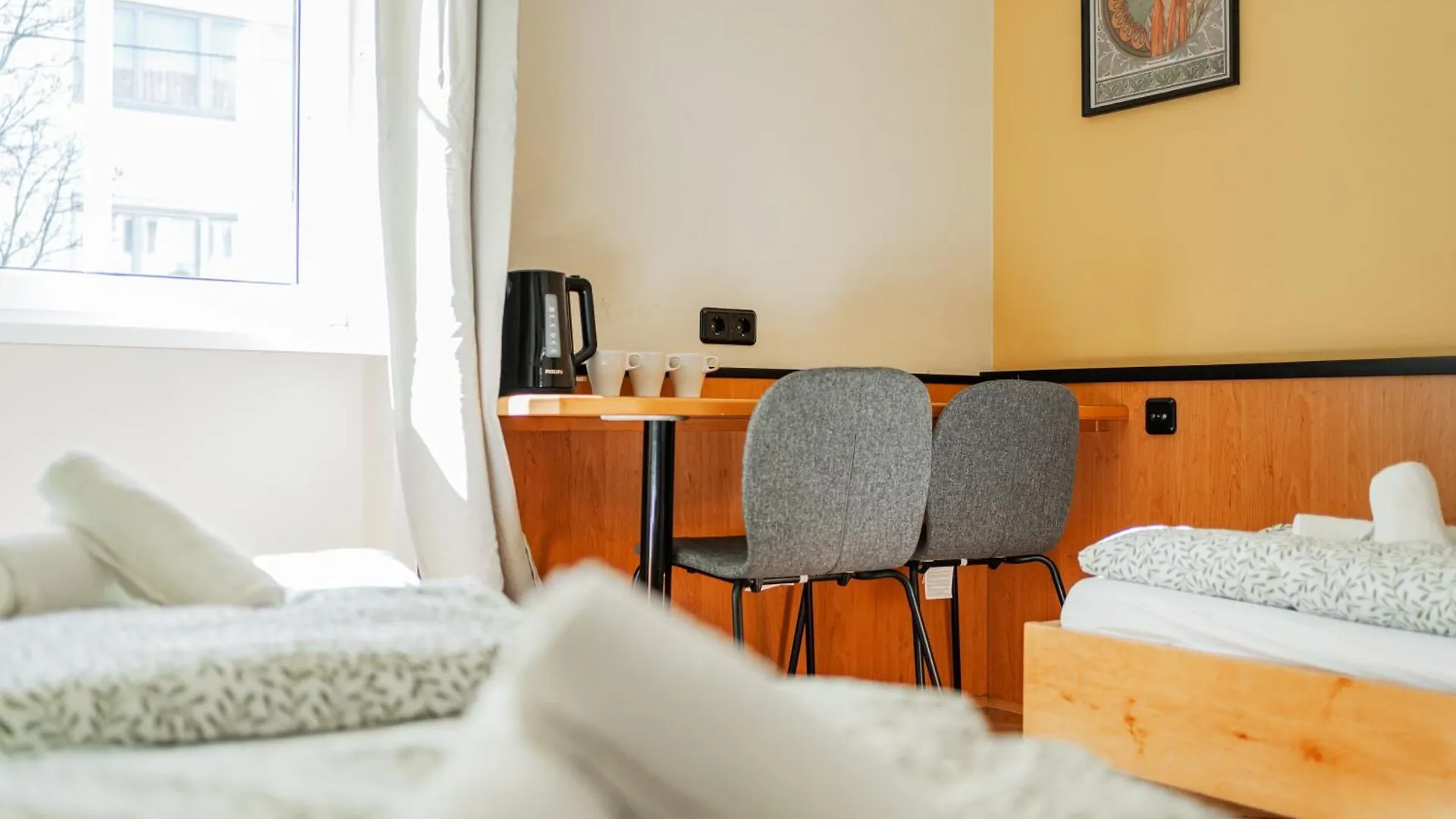 Vienna West Business Inn Hotel