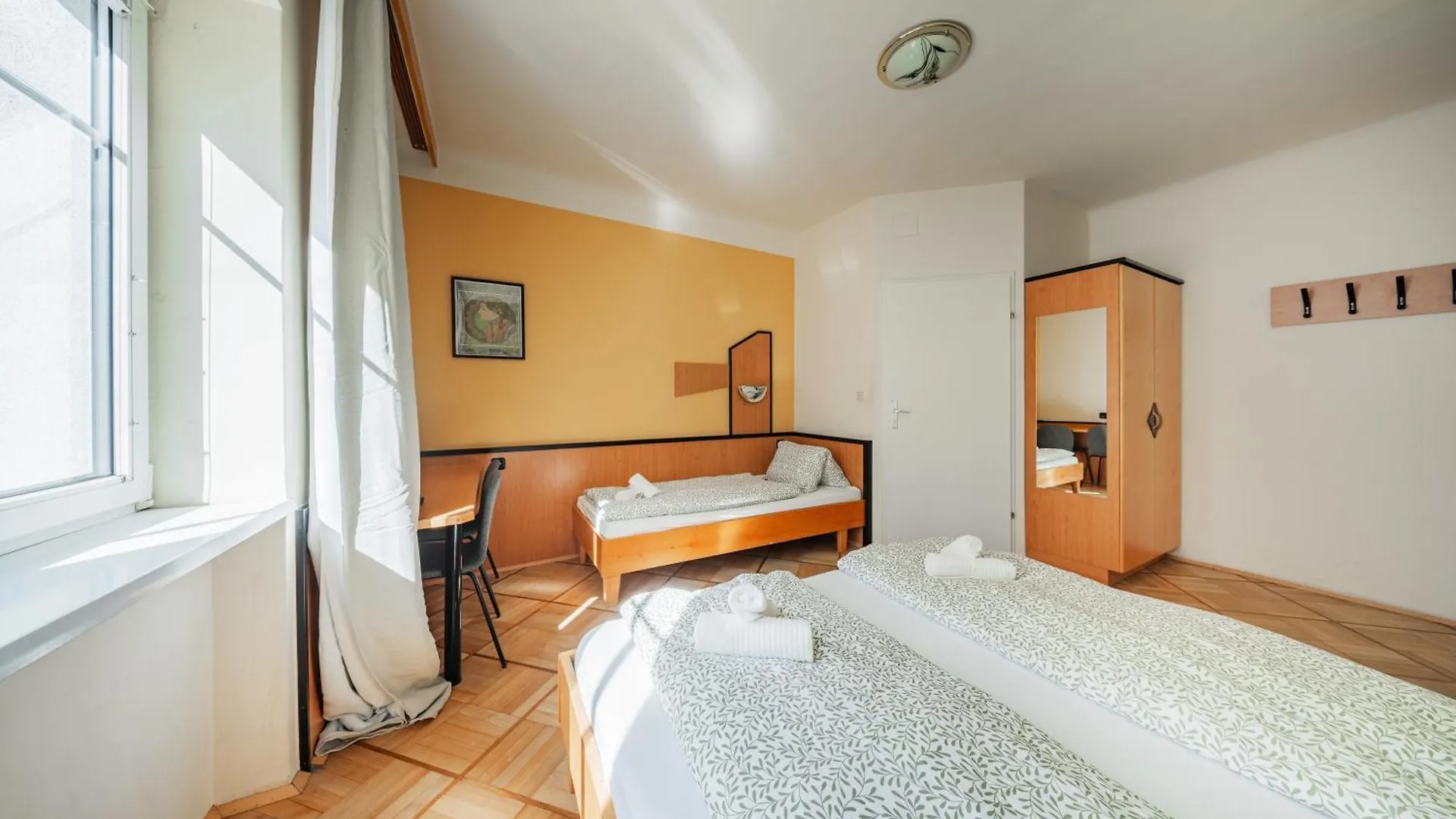 Vienna West Business Inn 2*,  Austria