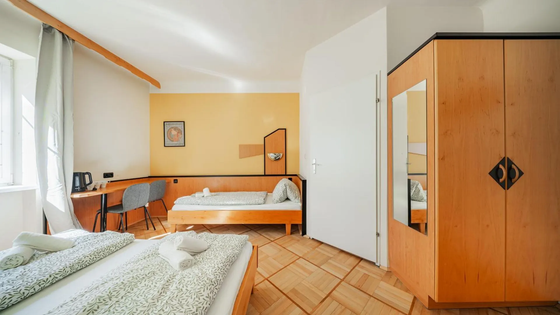 Vienna West Business Inn 2*,