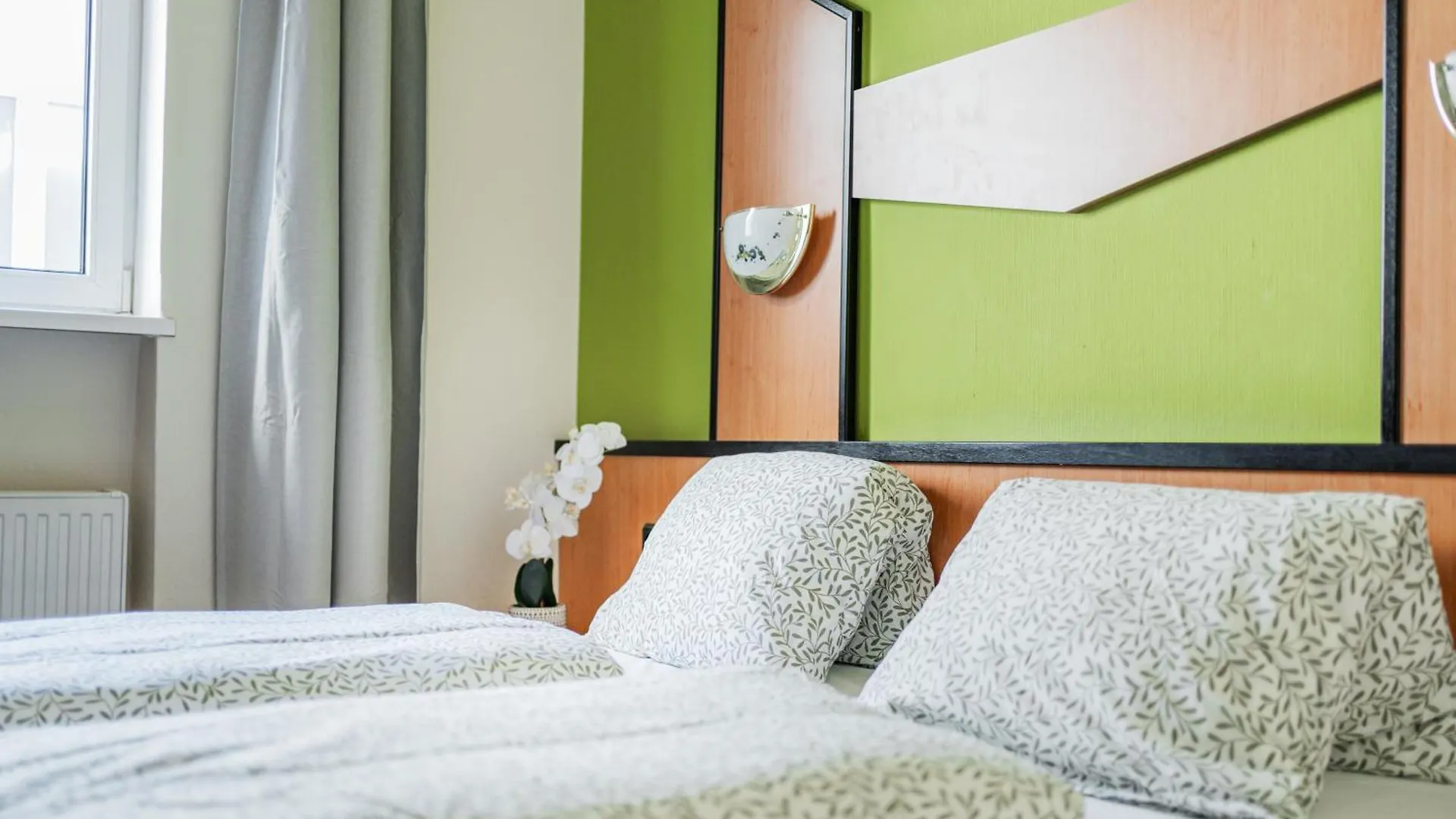Vienna West Business Inn 2*,