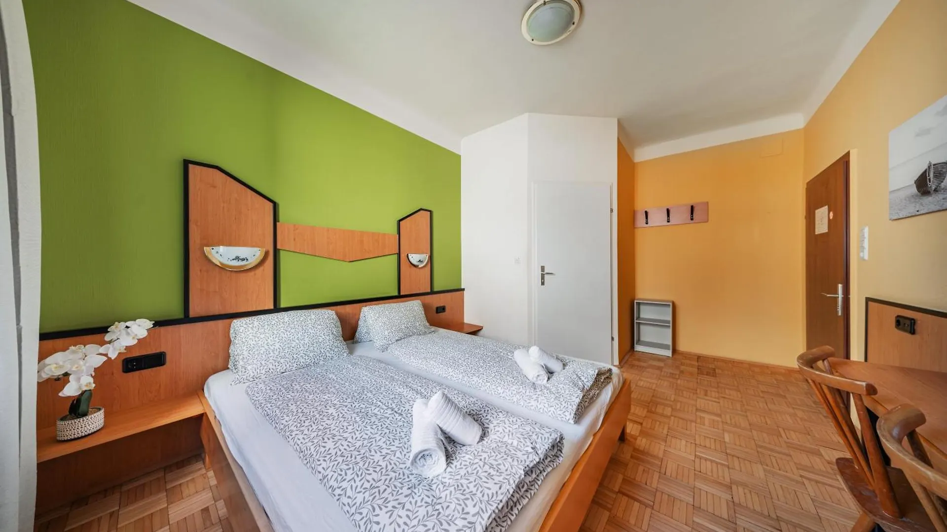 Vienna West Business Inn