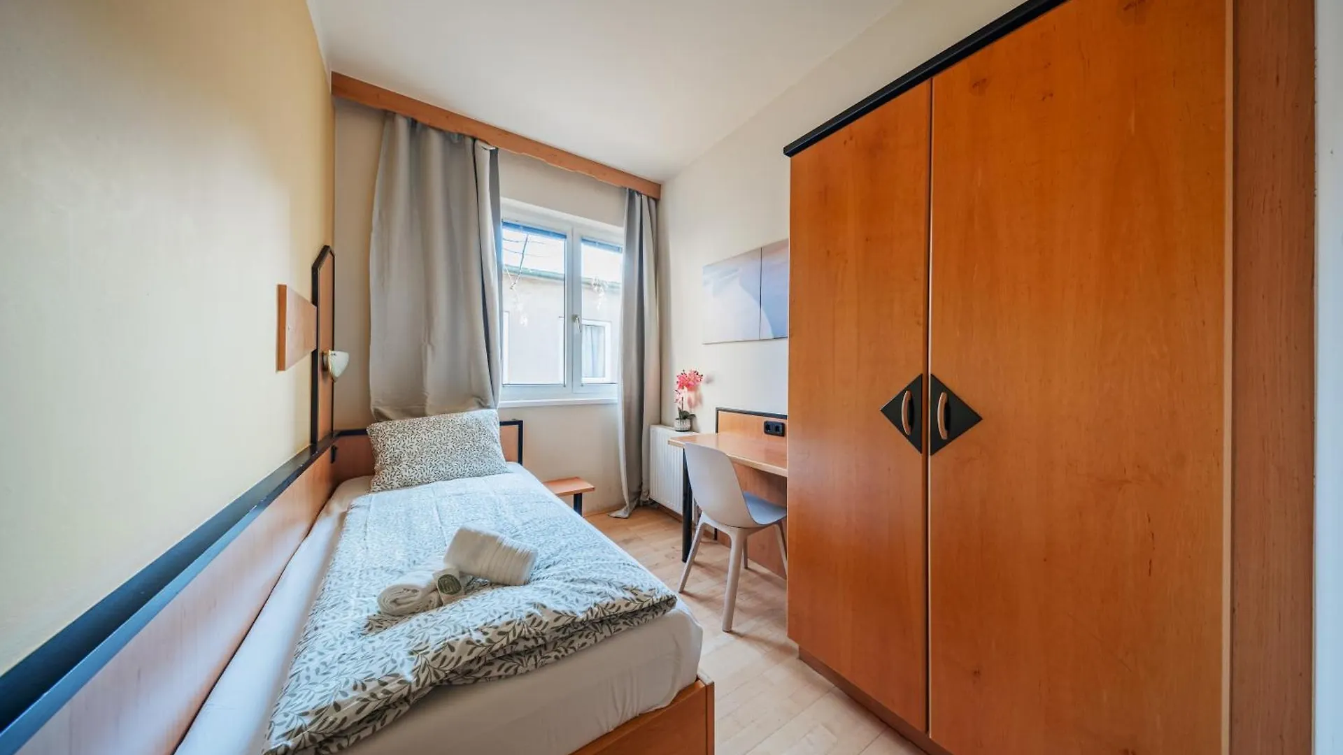 Vienna West Business Inn 2*,  Austria