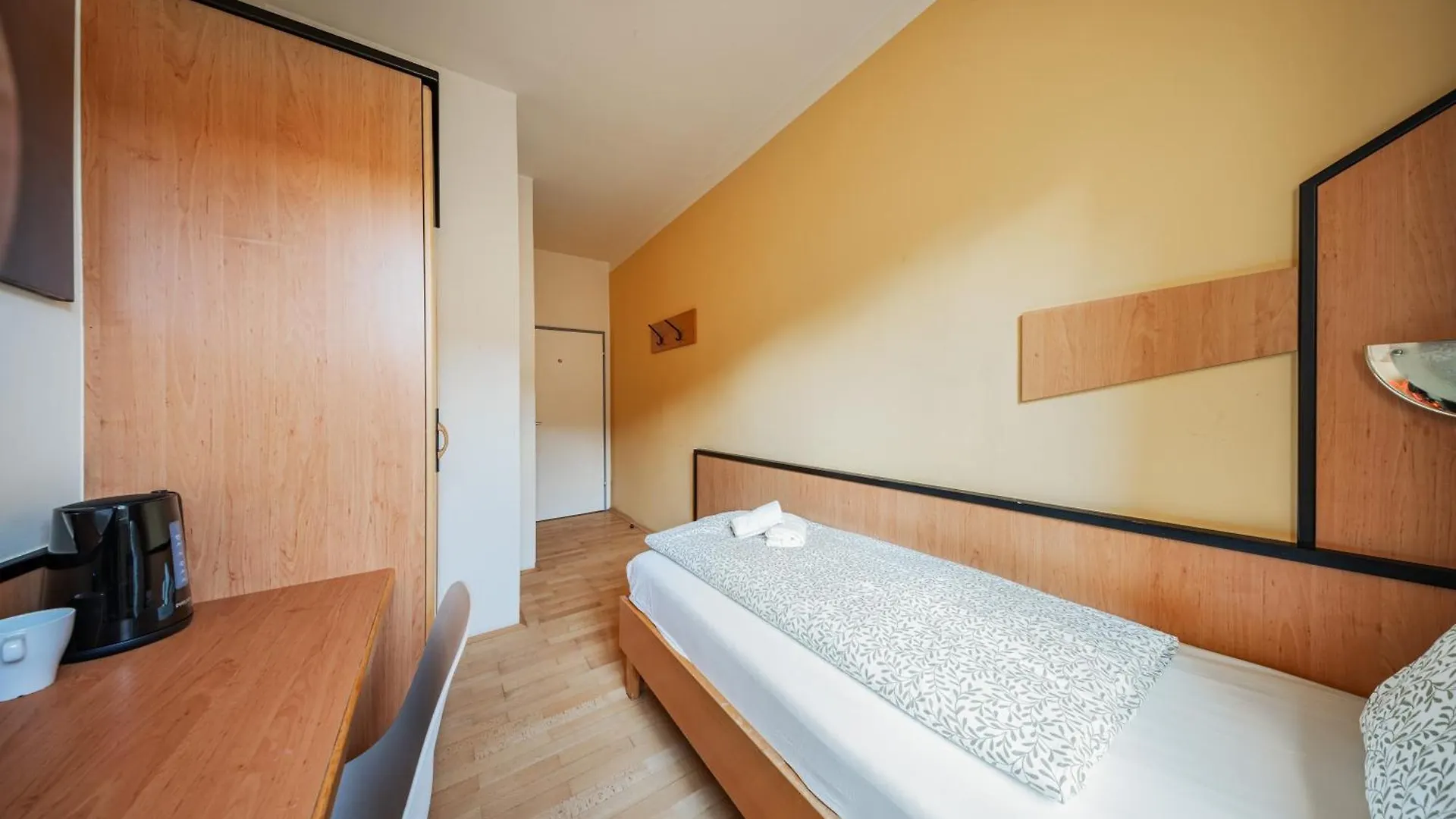 Hotel Vienna West Business Inn