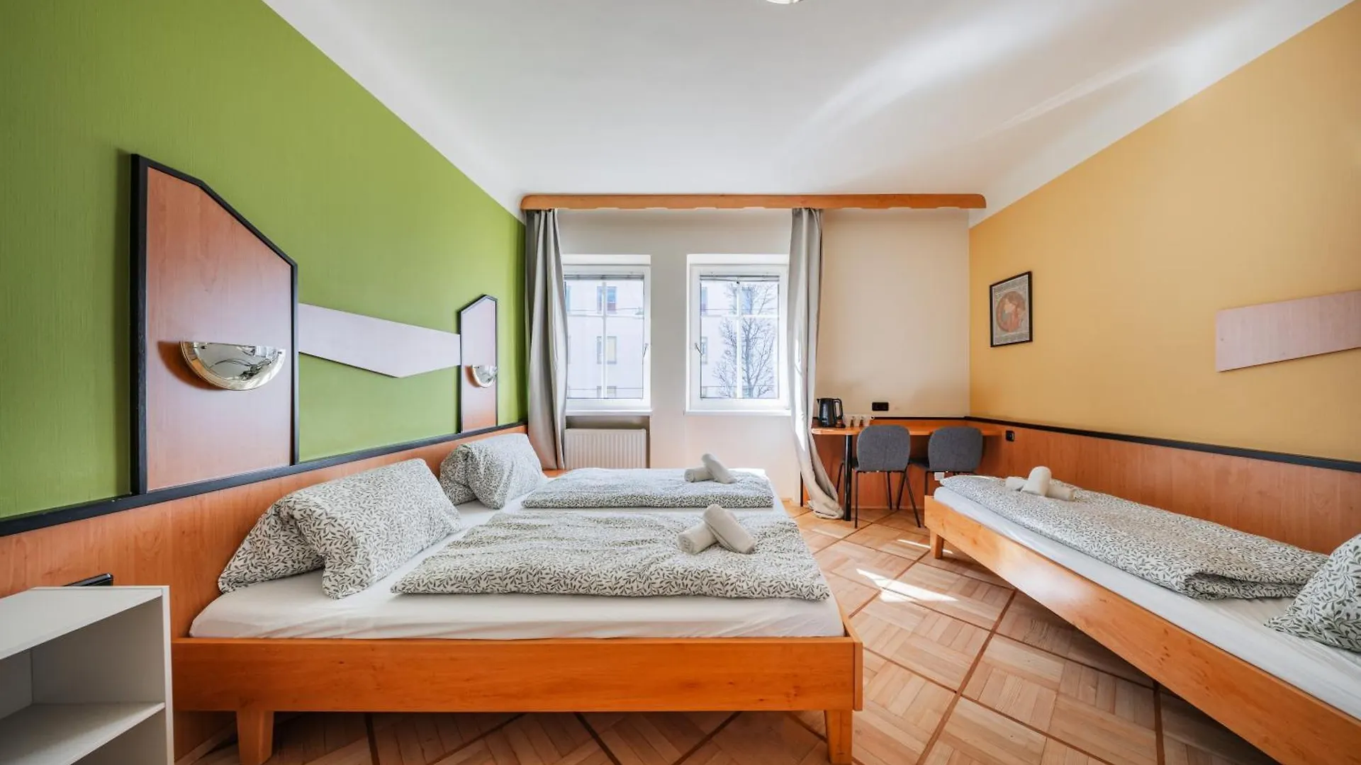 Vienna West Business Inn 2*,