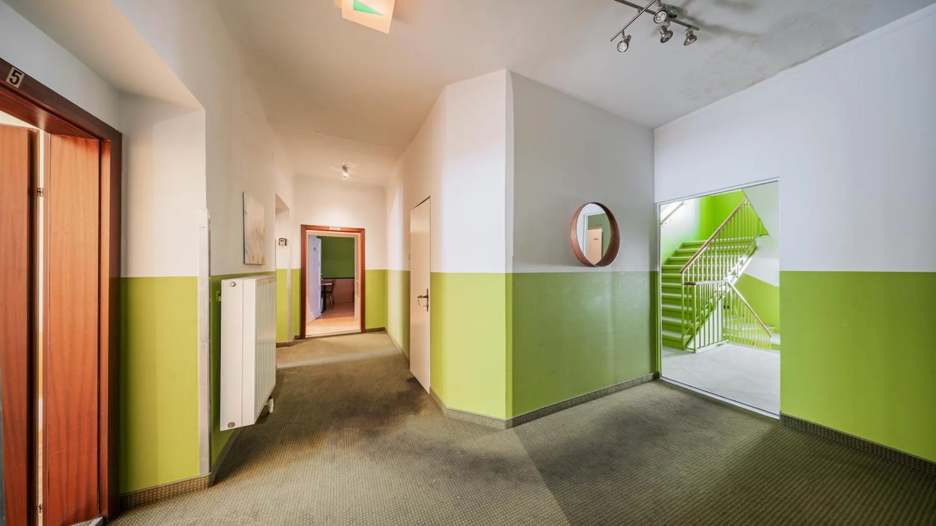 Vienna West Business Inn 2*,